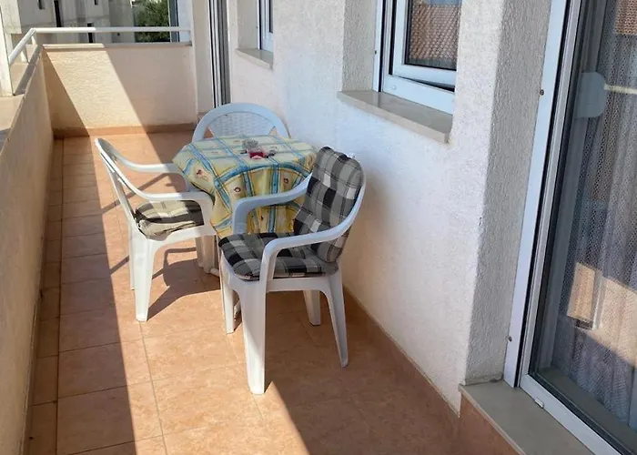 Alen G-b Apartman Makarska