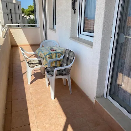 Alen G-b Apartment Makarska